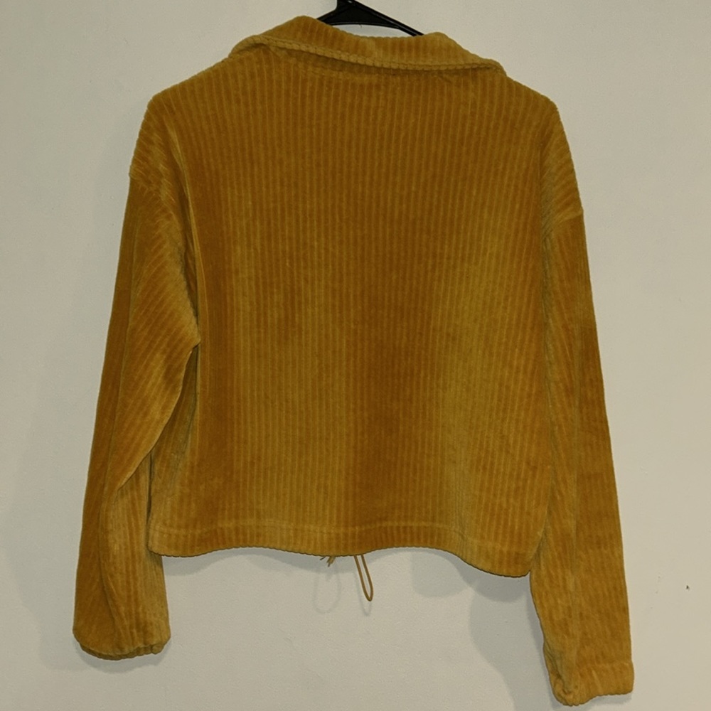 Yellow sweater - Picture 3 of 3